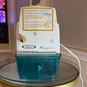 Oster Ice Crusher with Teal Base